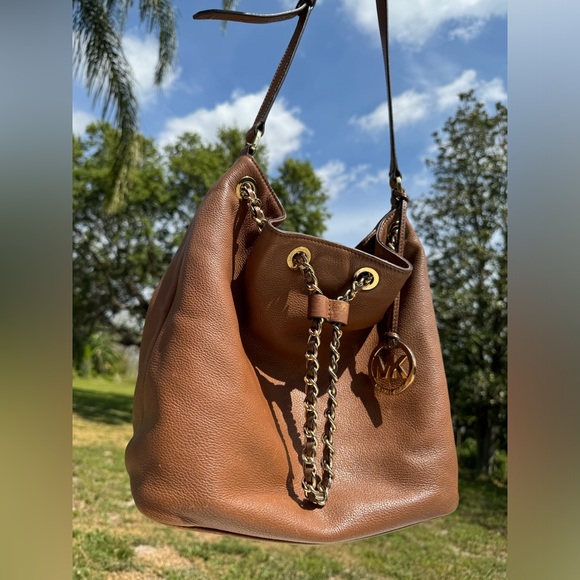 Michael Kors Frankie Brown Leather Drawstring Shoulder Bag Gold Hardware - Picture 8 of 17